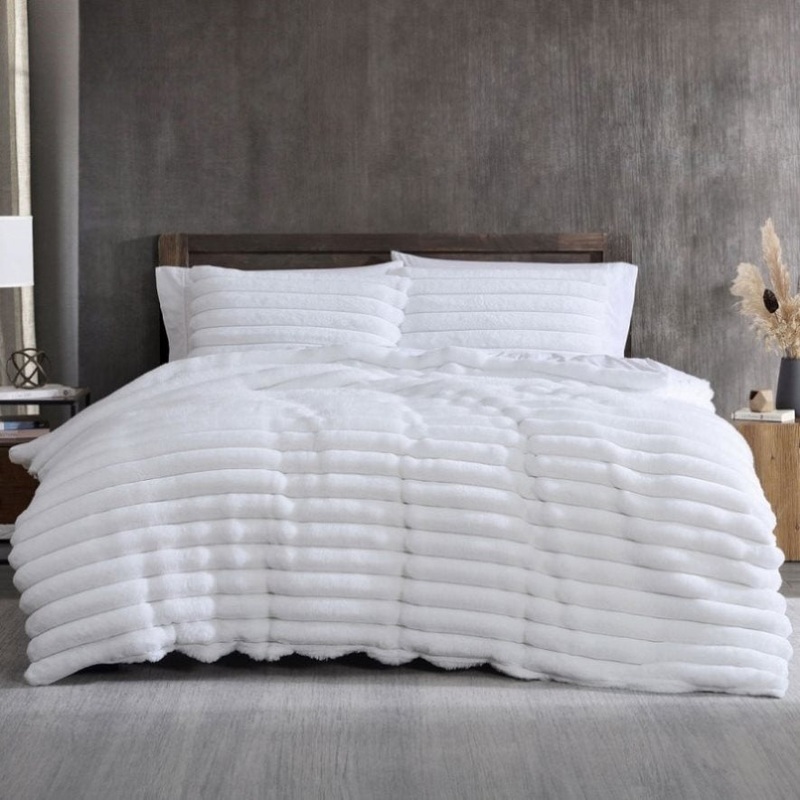 Ardor Jax White Chunky Faux Fur Quilt Cover Set Queen V442-INT-QUILTCS-JAX-WHITE-QS